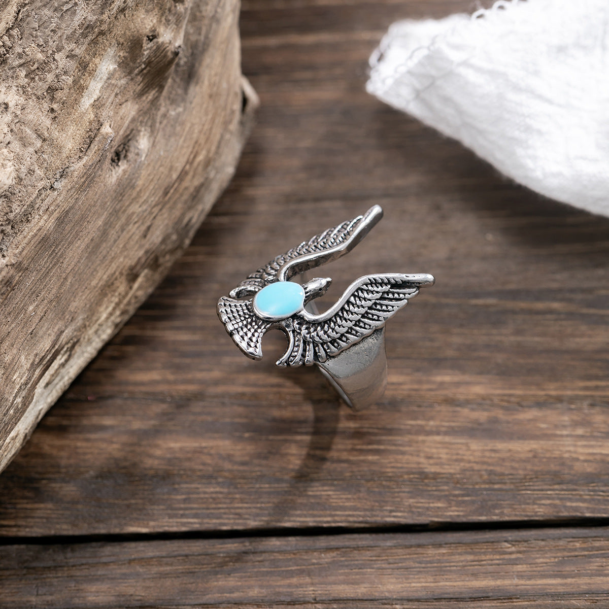 Retro Fashion Winged Eagle Design Versatile Ring