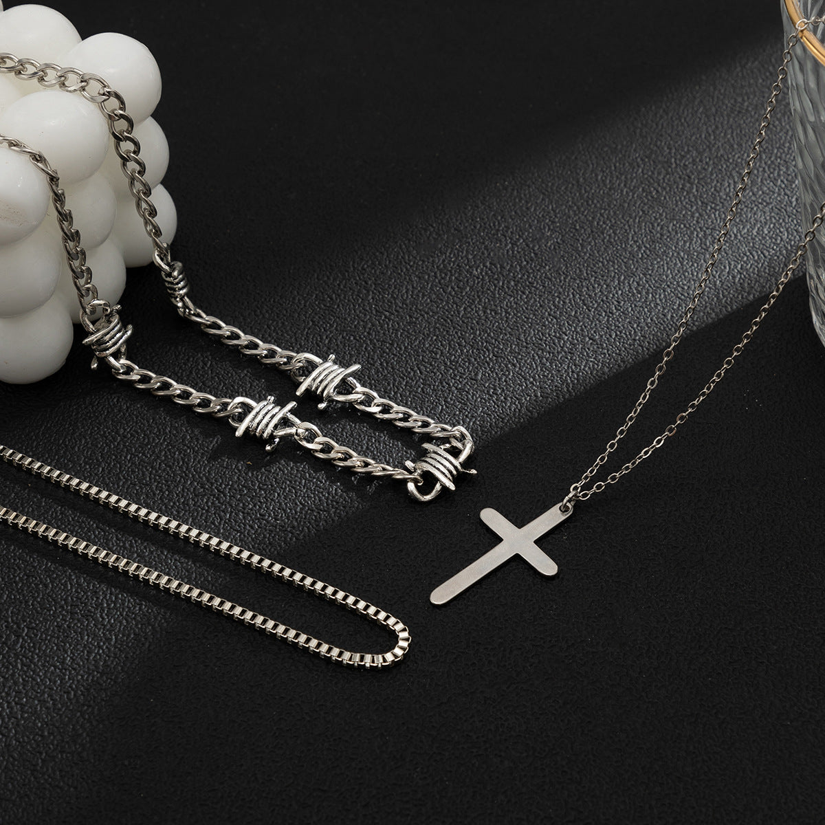 Fashionable and simple hip-hop style three-tiered pearl cross design necklace