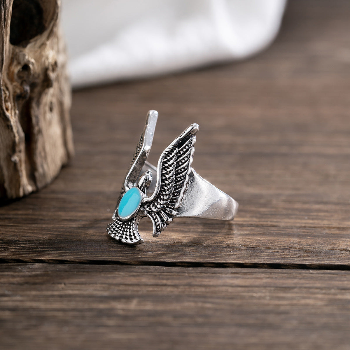 Retro Fashion Winged Eagle Design Versatile Ring