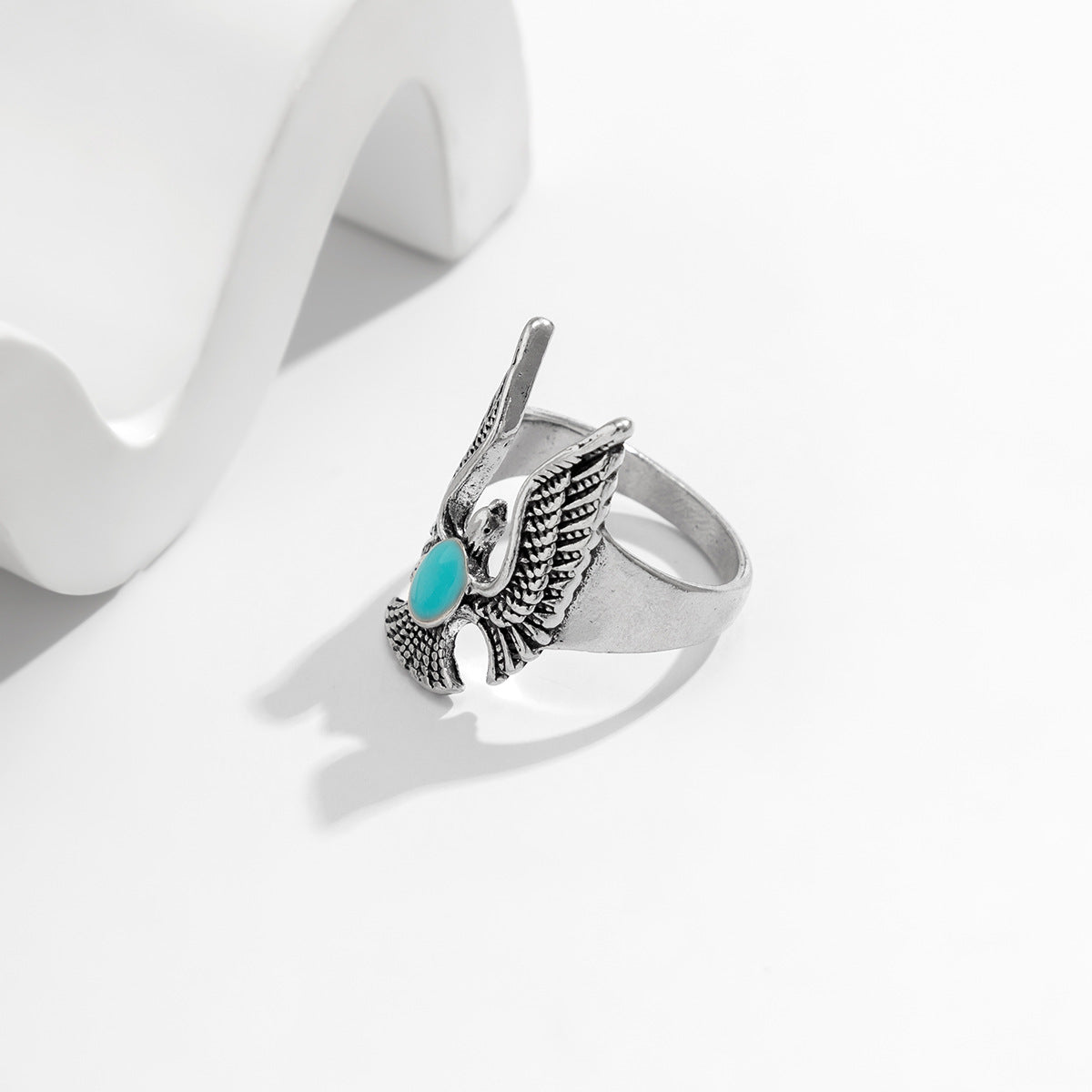 Retro Fashion Winged Eagle Design Versatile Ring