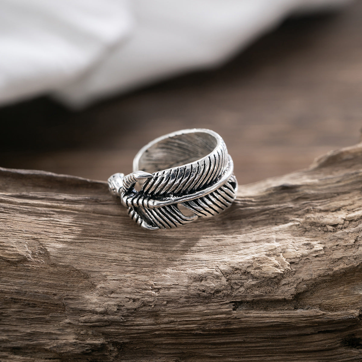 Exquisite and novel feather design versatile ring